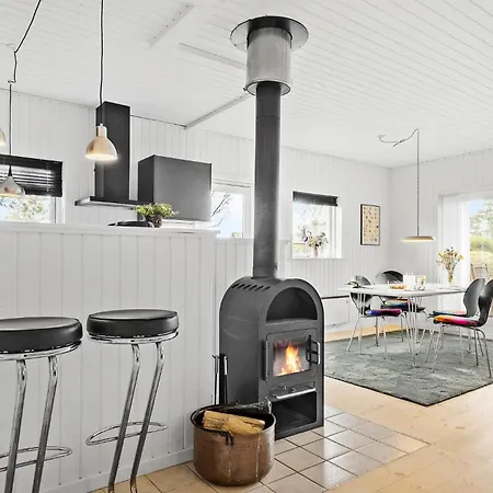Stunning In Sydals With Kitchen * Skovbyballe