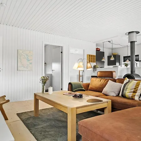 Three-Bedroom Holiday Home In Sydals * Skovbyballe