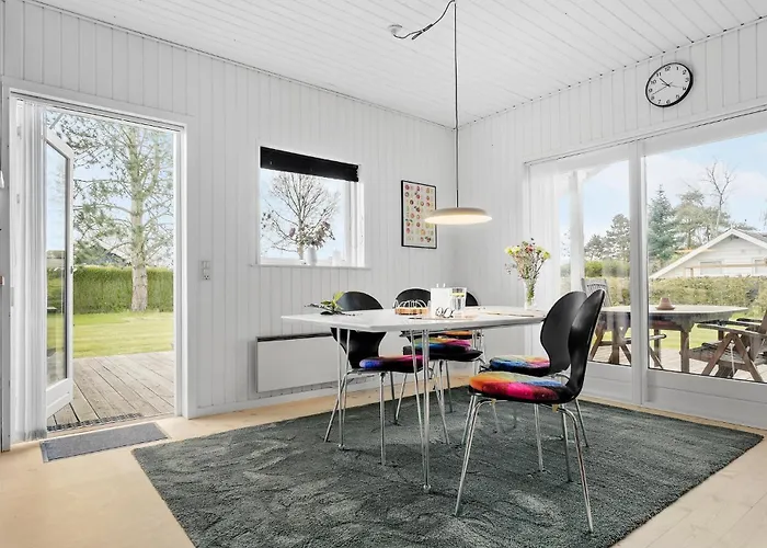 Three-bedroom In Sydals Skovbyballe