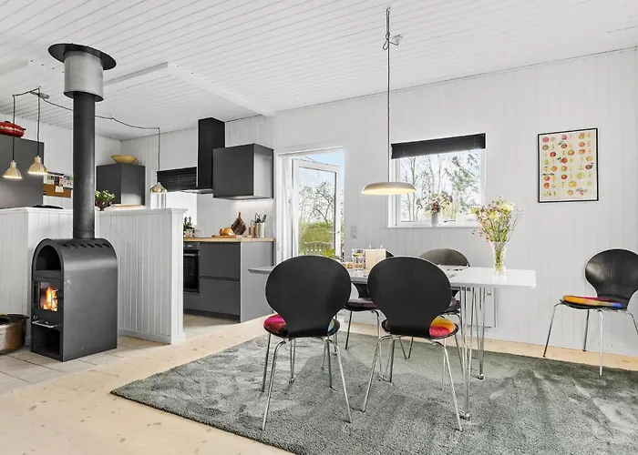 Three-bedroom In Sydals