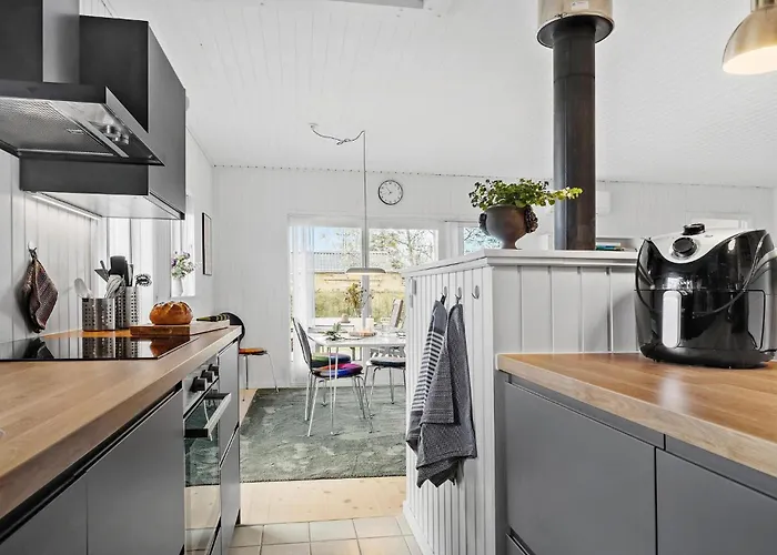 Three-bedroom In Sydals بيت للعطل *